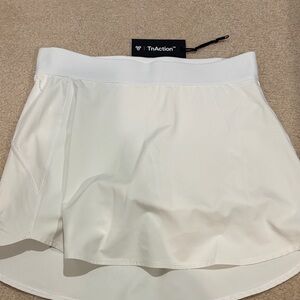 Aritzia tennis skirt size S
Only worn once, great condition!